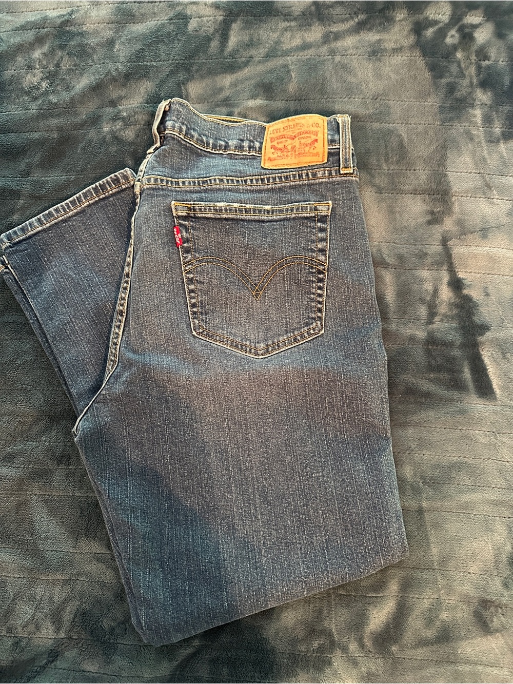 Levi's Women's Straight Jeans in Indigo Blue